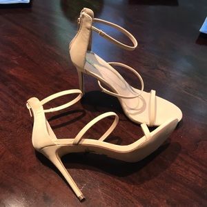 Tan heel